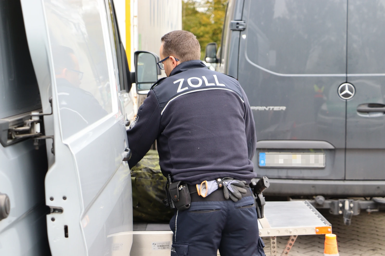 Steinfurt'ta Kaçan İki Kişinin Aracında Üç Palet Kahkaha Gazı Bulundu